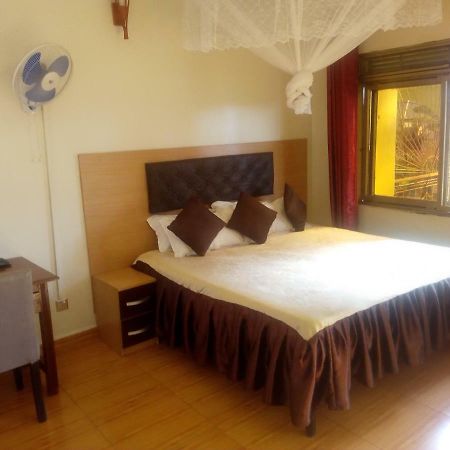 Bridgeway Guest House Jinja Ngoại thất bức ảnh